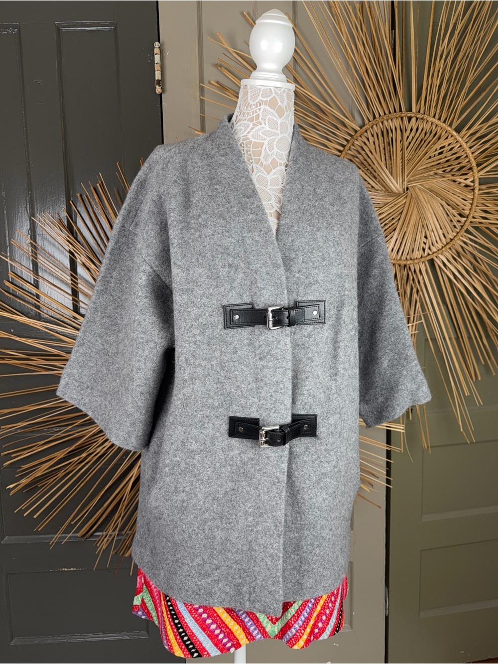 Michael Kors 100% Wool Grey Black Buckle Kimono Sweater Coat Poncho Women's M